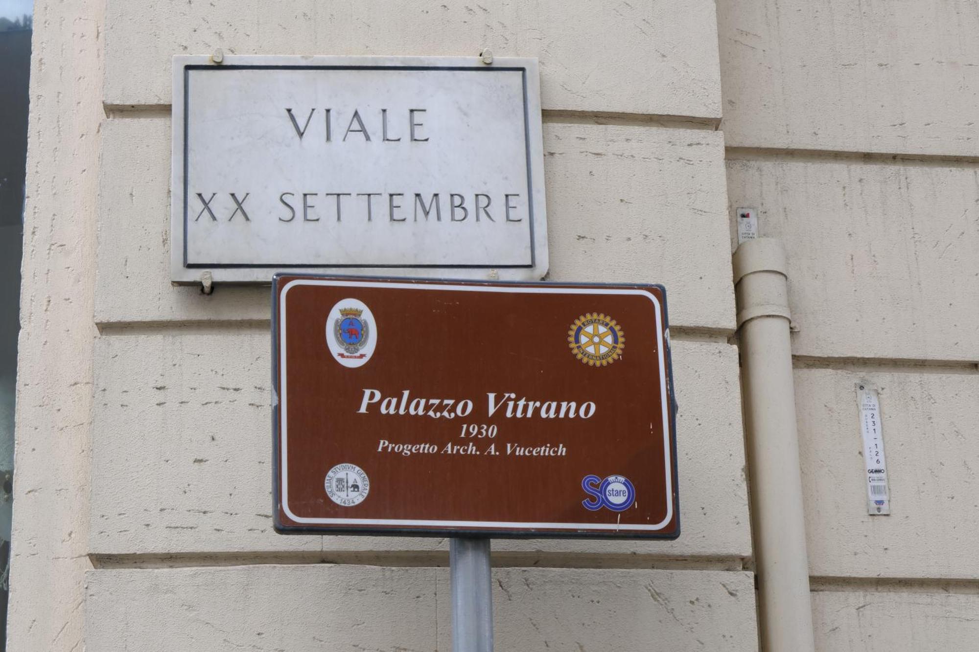 Palazzo Vitrano - Tourist Apartment Катания Экстерьер фото