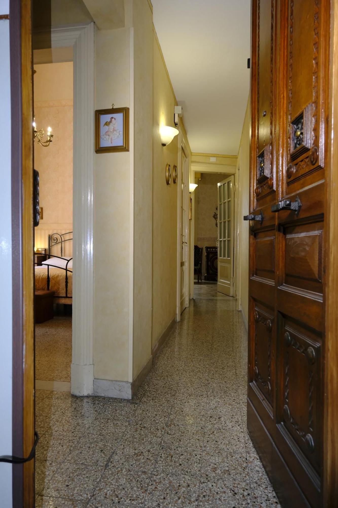Palazzo Vitrano - Tourist Apartment Катания Экстерьер фото